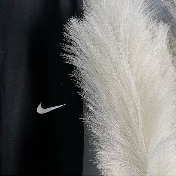 Nike Pro Drifit Leggings - Picture 2 of 4